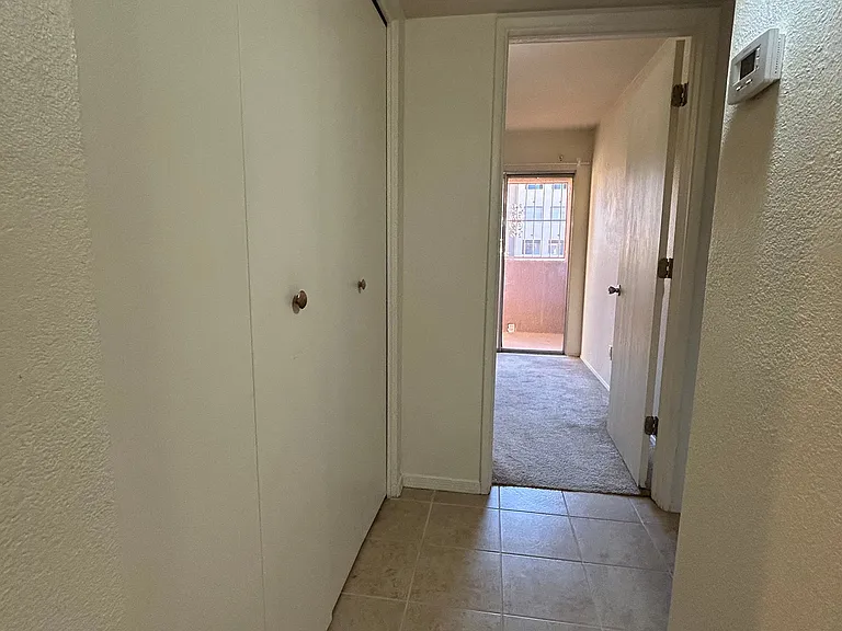1810 E Blacklidge Dr #204 — Photo 8