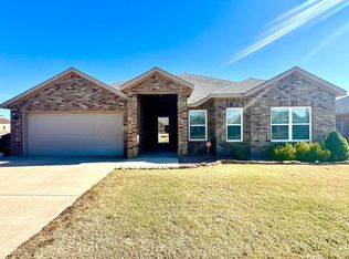 3923 Plantation Dr, Enid, OK 73703
