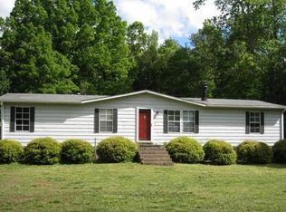 2811 Kingsburry Rd, Clover, SC 29710