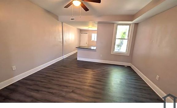 2nd image of 2821 Pelham Ave #0