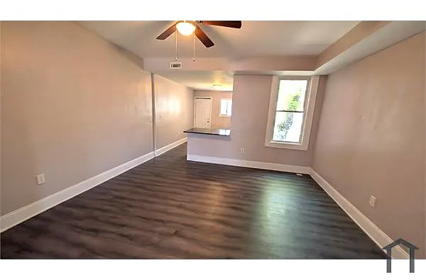 Building Photo - 2821 Pelham Ave #0