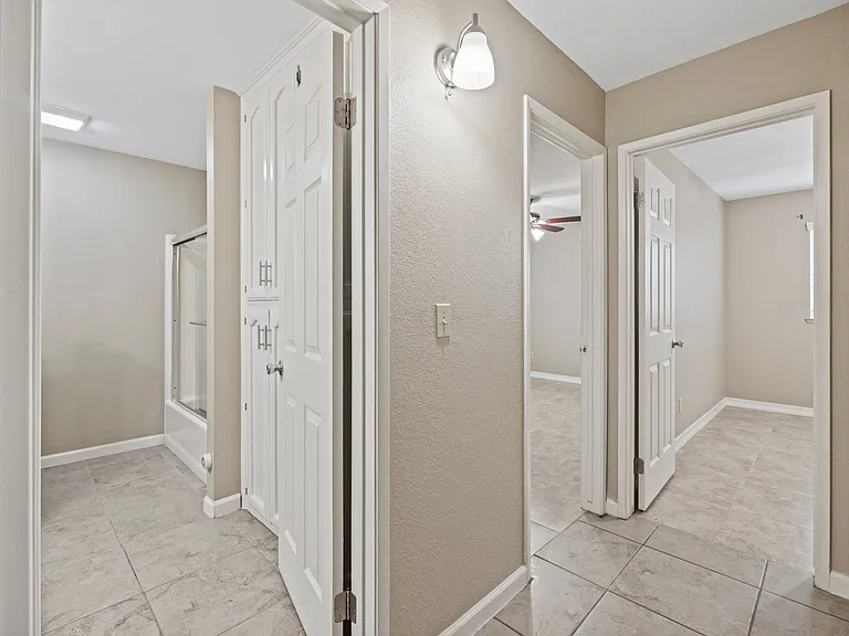 1812 W Wren Dr — Photo 22