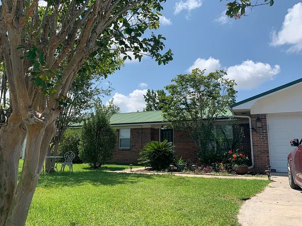 307 Floyd Dr, Lynn Haven, FL 32444