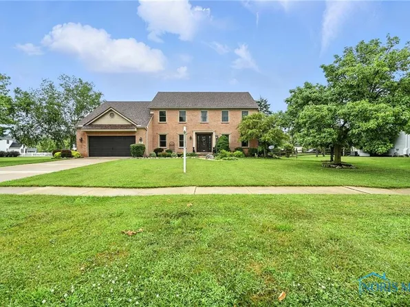 1207 Sandy Glen Dr, Perrysburg, OH 43551
