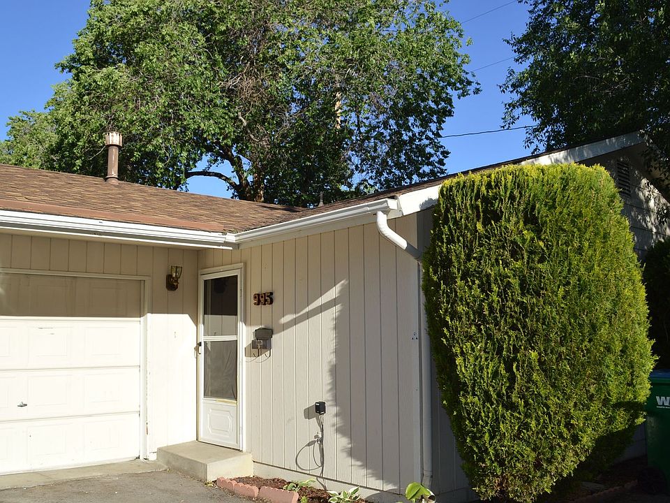 1st image of 995 Holman Cir