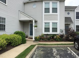 9 Maple Dr, Conshohocken, PA 19428