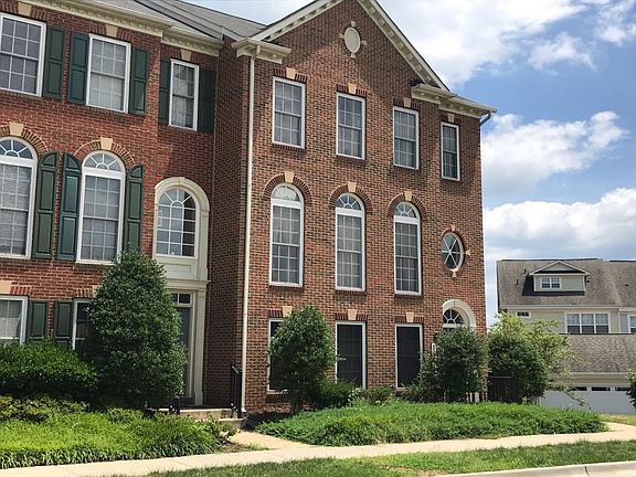 3rd image of 12915 Benton Park Cir