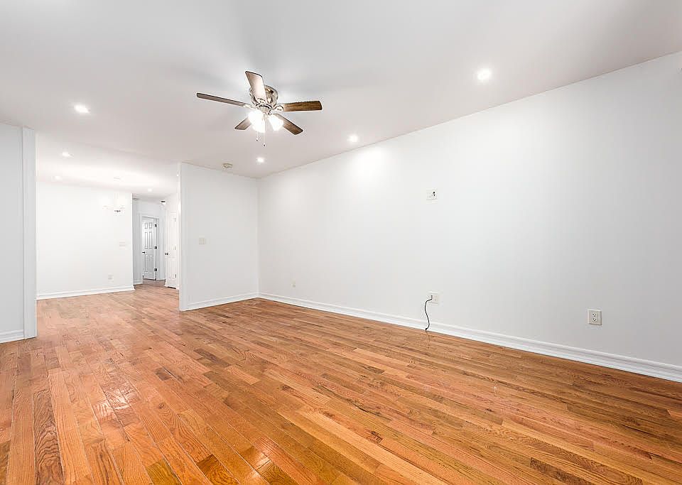1st image of 545 E 93rd St #1