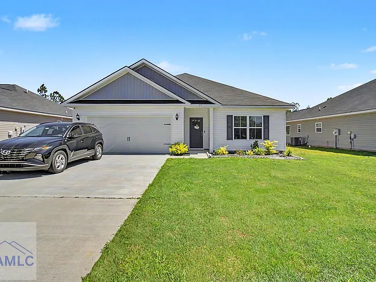 99 McClelland Loop NE — Photo 1