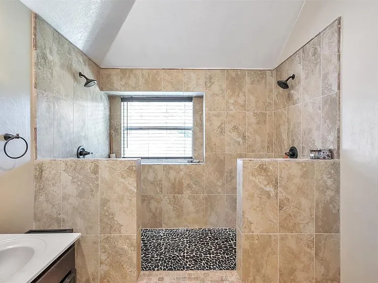 6303 Carissa Ct — Photo 17