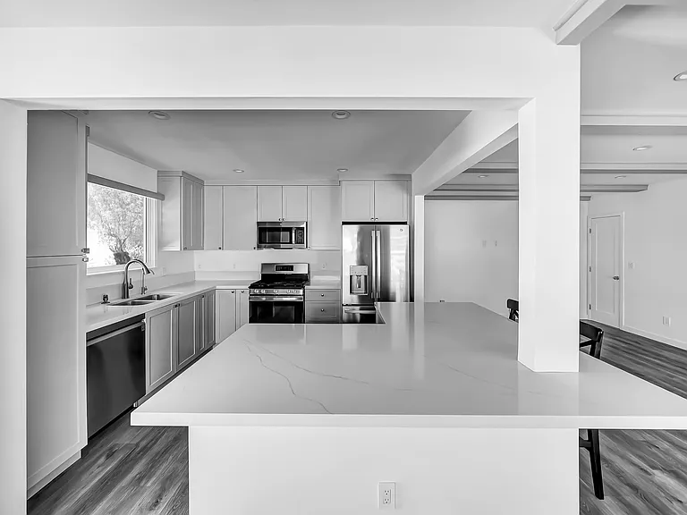 5840 Coldwater Canyon Ave #2 — Photo 17