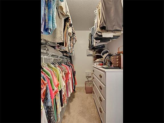 5th image of 213 Briar Park Dr