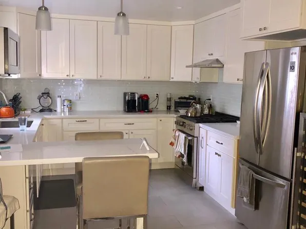 1025 Mallet Ct APT 3, Menlo Park, CA 94025