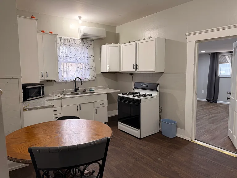 326 Topeka Blvd — Photo 20