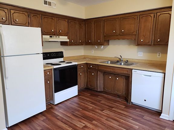 4th image of 780 E Northfield Blvd APT C1