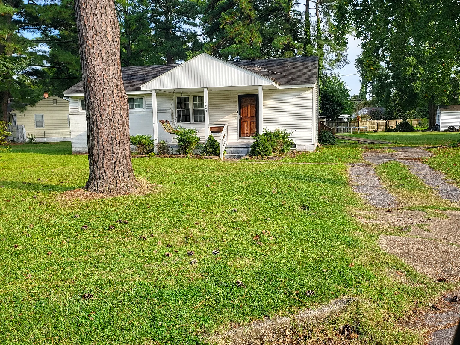 1600 Penny Dr — Photo 1