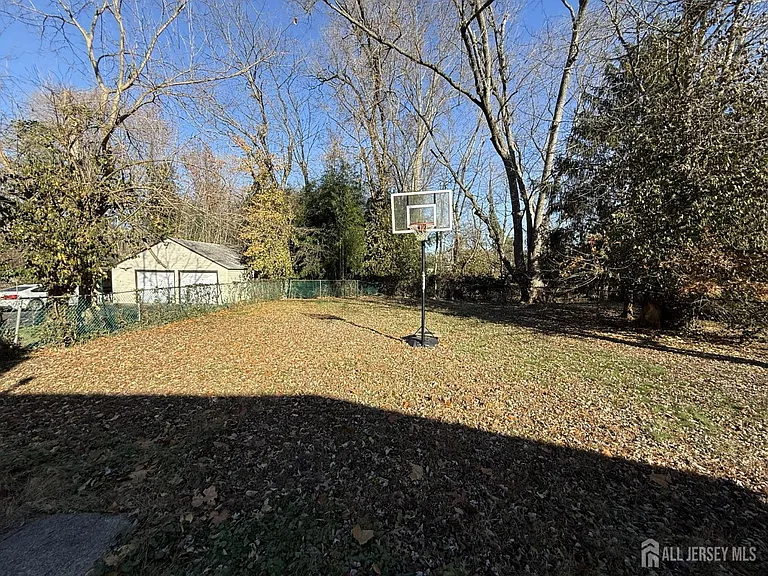 1060 Terrace Blvd — Photo 14