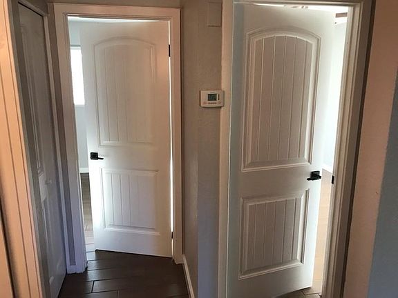 4th image of 3014 E Beck Ln #C