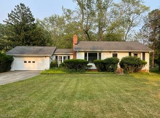 6461 Crossview Rd, Seven Hills, OH 44131