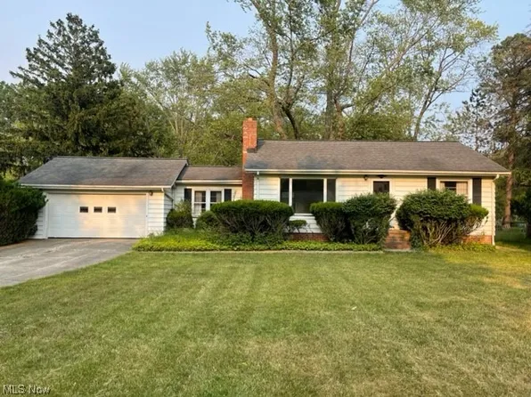 6461 Crossview Rd, Seven Hills, OH 44131