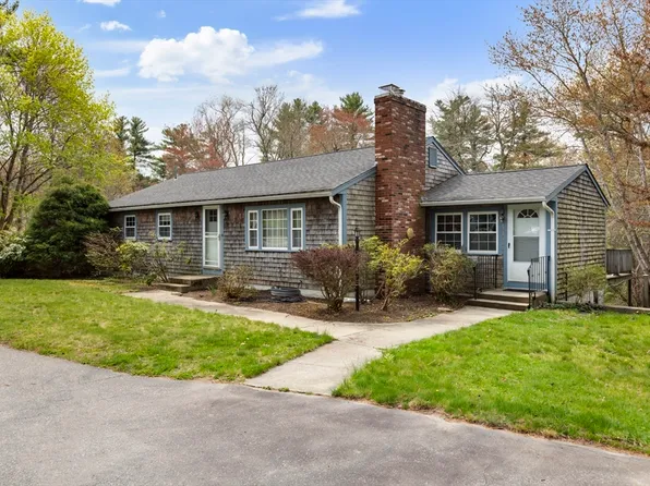 118 County St, Lakeville, MA 02347