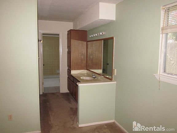 4th image of 10830 Sugar Hill Dr APT B