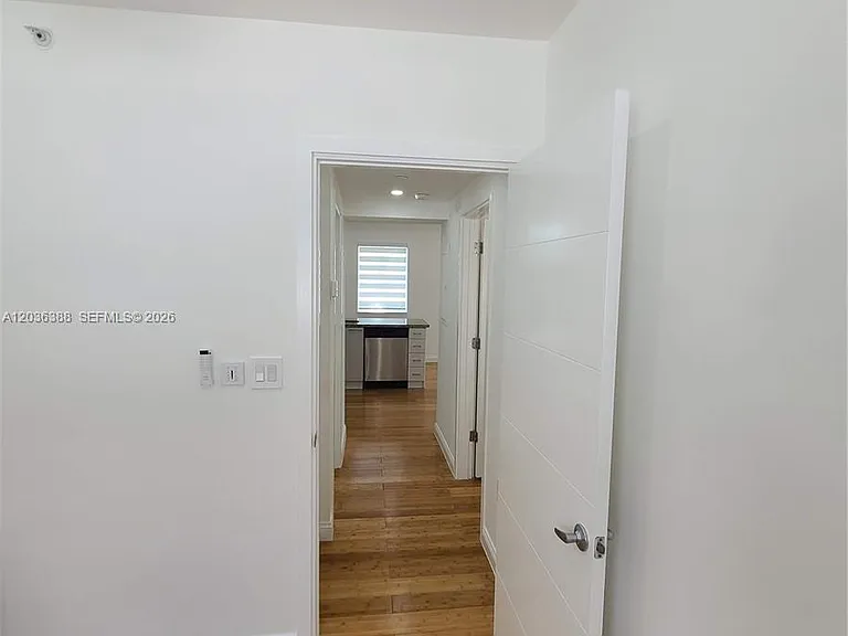 825 Michigan Ave #3 — Photo 38