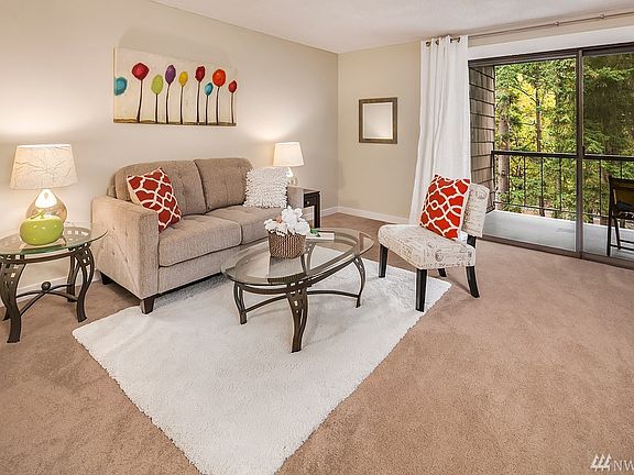 2nd image of 13680 NE 69th St APT 652