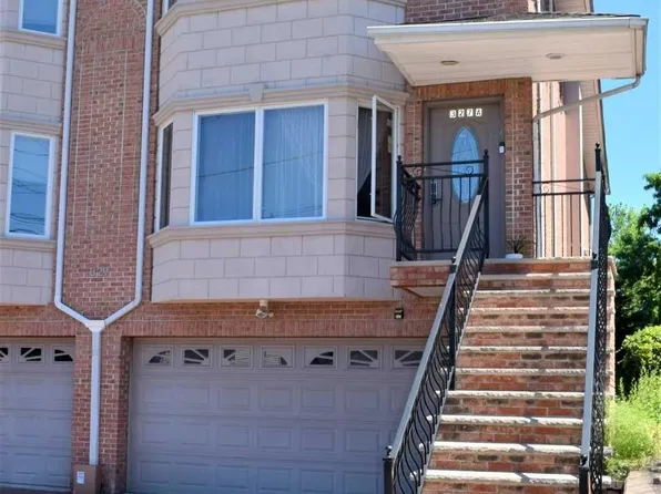 327 E Ruby Ave #A, Palisades Park, NJ 07650