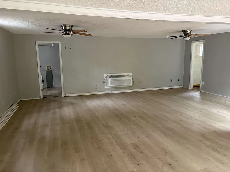 2216 Searle Ave — Photo 4
