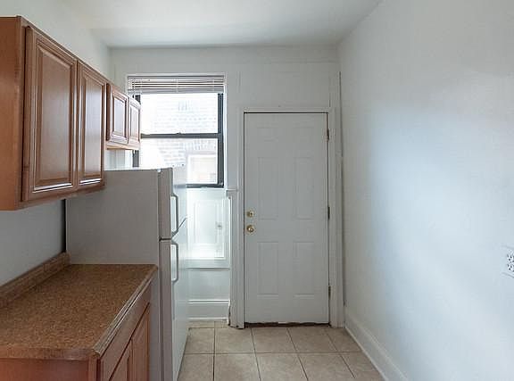 4th image of 6822 N Wayne Ave #9z7z4m3dw