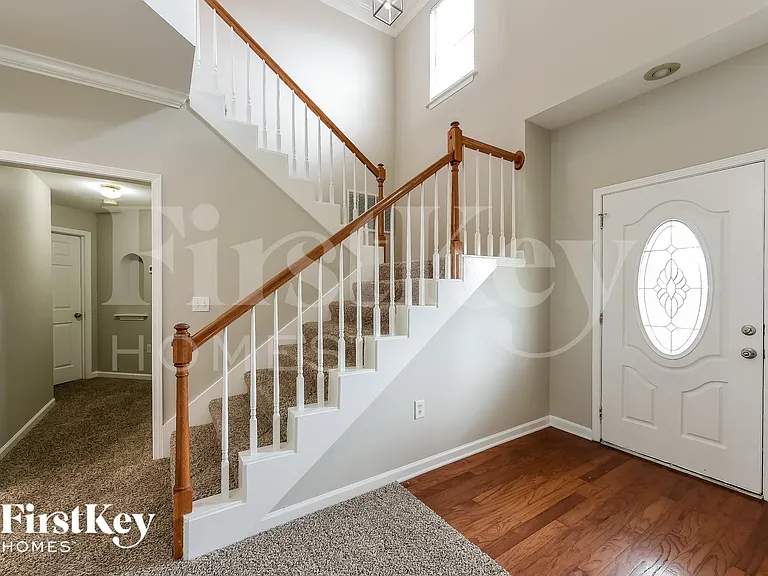 917 Jackson Cir — Photo 3