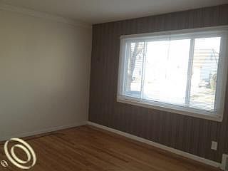3rd image of 23332 Beverly St