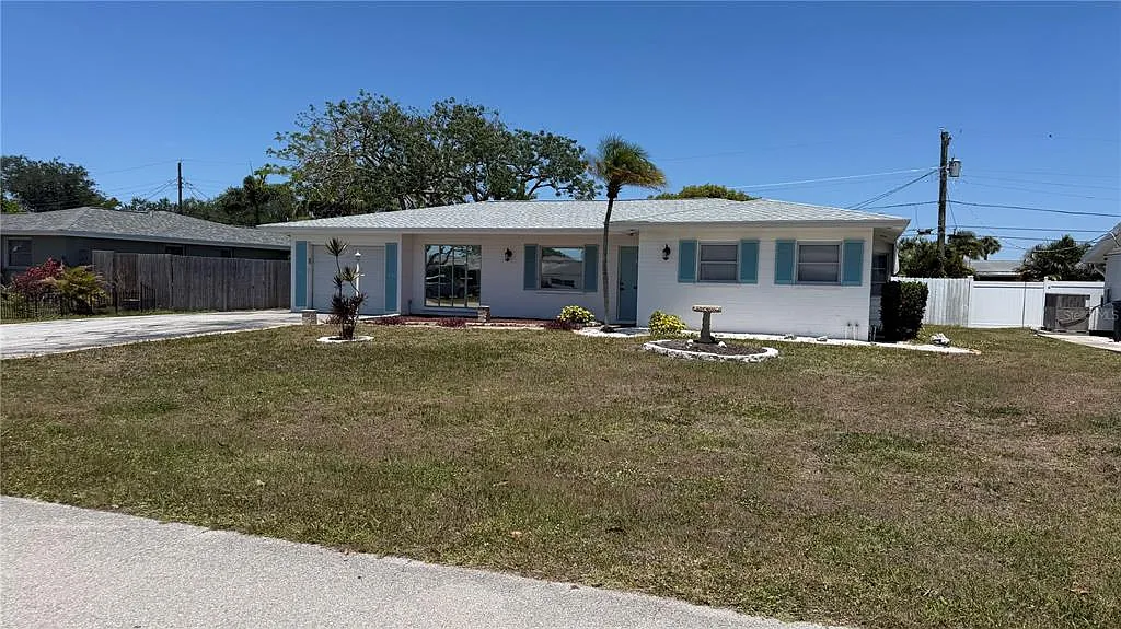 Building Photo - 339 Pine Tree Rd