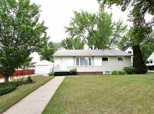 411 17th Ave SW, Minot, ND 58701