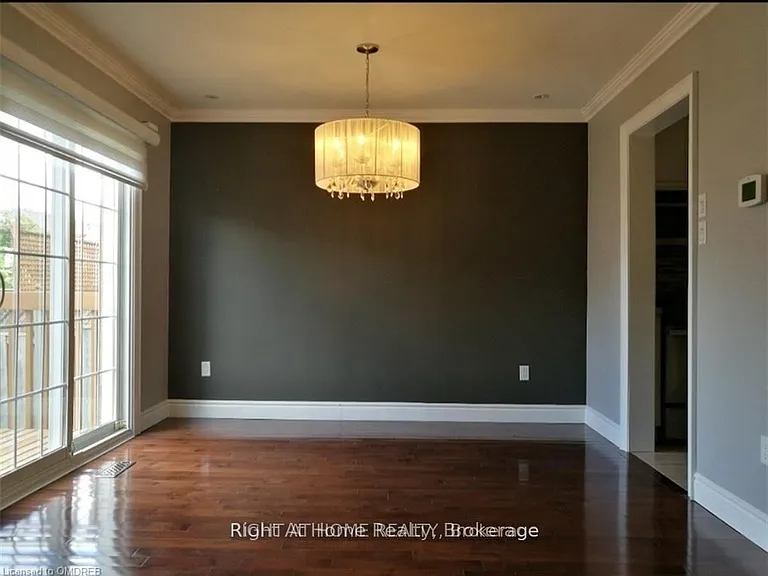 2239 Dale Ridge Dr — Photo 6