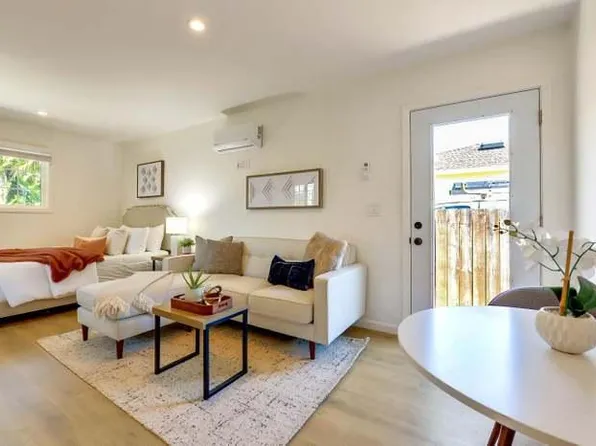 2140 Oakwood Dr #B, Palo Alto, CA 94303