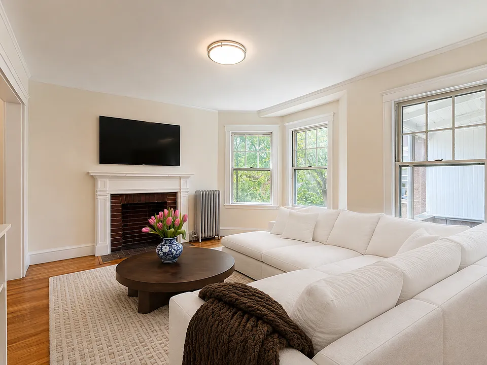 33-37 Concord Ave #18