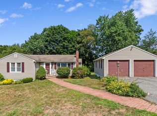 5 Gerry Rd, Lynnfield, MA 01940