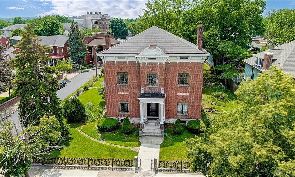 1st image of 35 Linden Ave