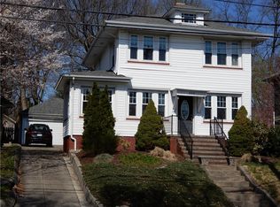 906 Hope St, Providence, RI 02906