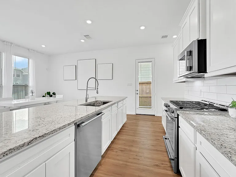 4027 Balboa Dr — Photo 6
