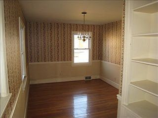 4th image of 150 Gloucester Ave