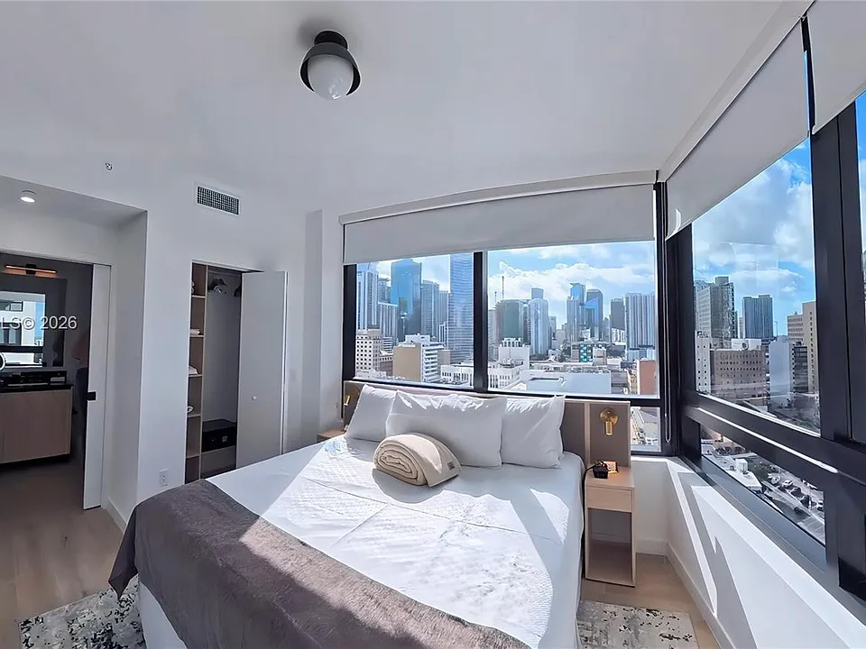 225 N Miami Ave #1812