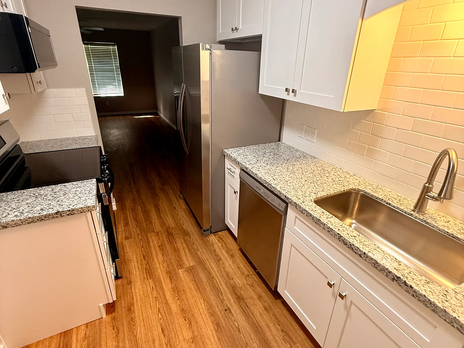 2 bed, 768 sqft, $1,095 — Photo 2