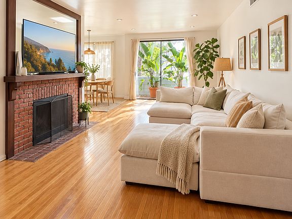 3rd image of 310 Tahiti Way APT 110