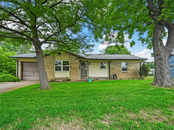 2442 Fulton Dr, Mesquite, TX 75150