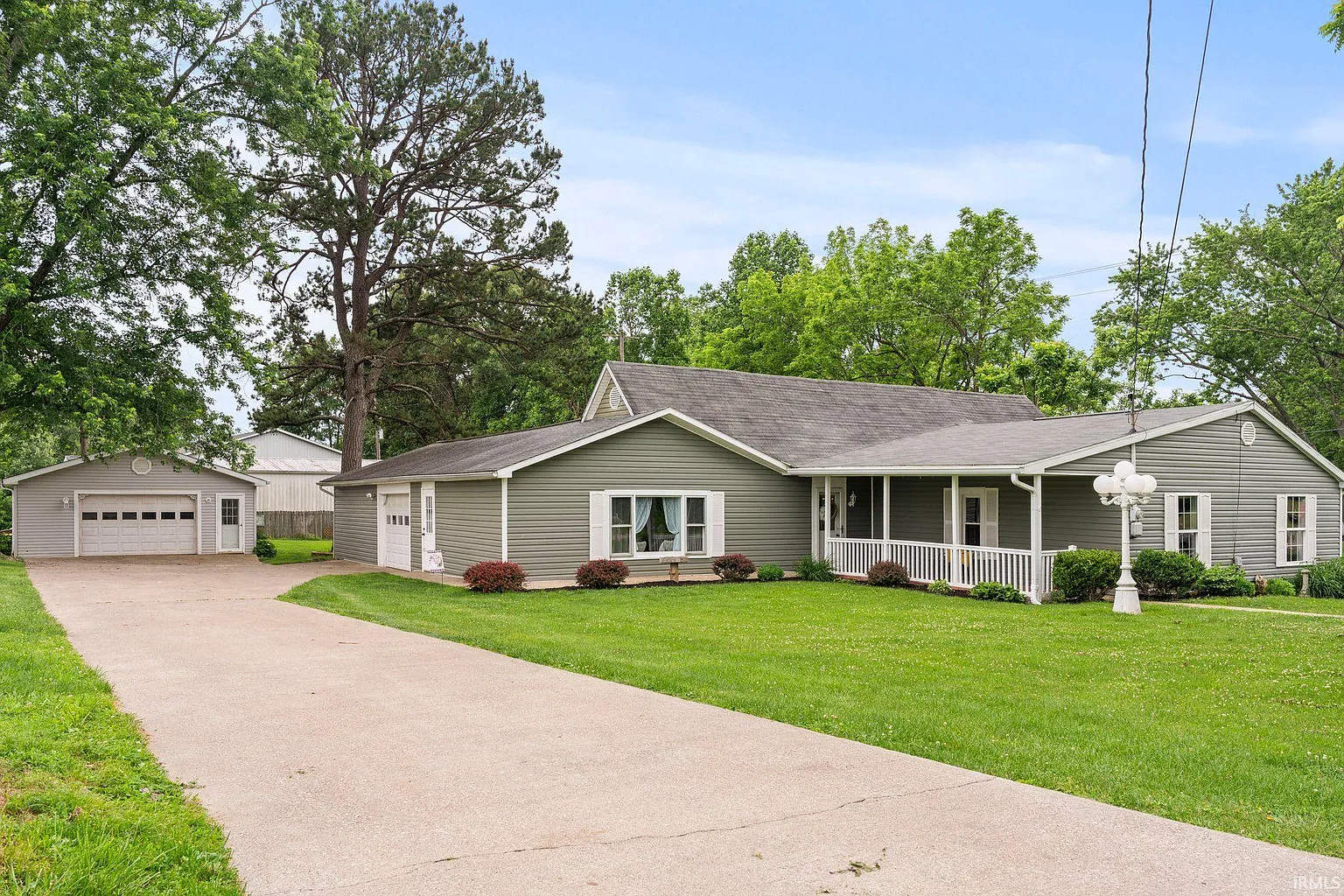 2204 Norton Ln photo 1