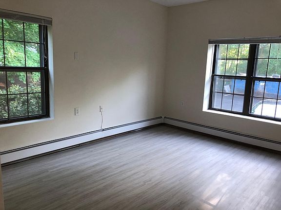 5th image of 751 Highland Ave #202
