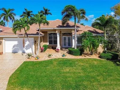 937 Dolphin Dr, Cape Coral, FL, 33904